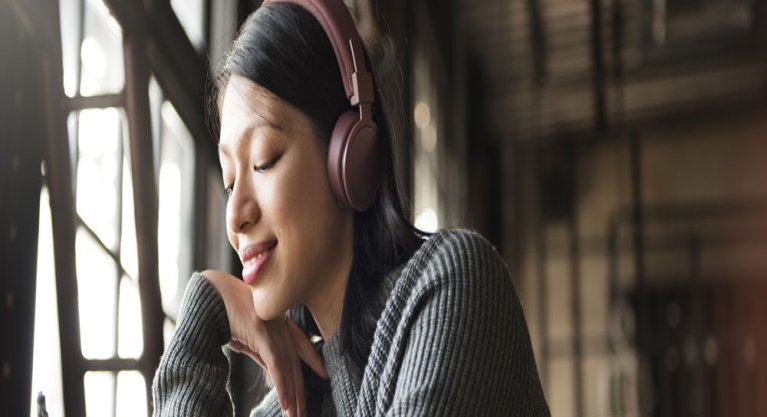 Roger Waters receives backlash for Anne Frank mention during Germany concert